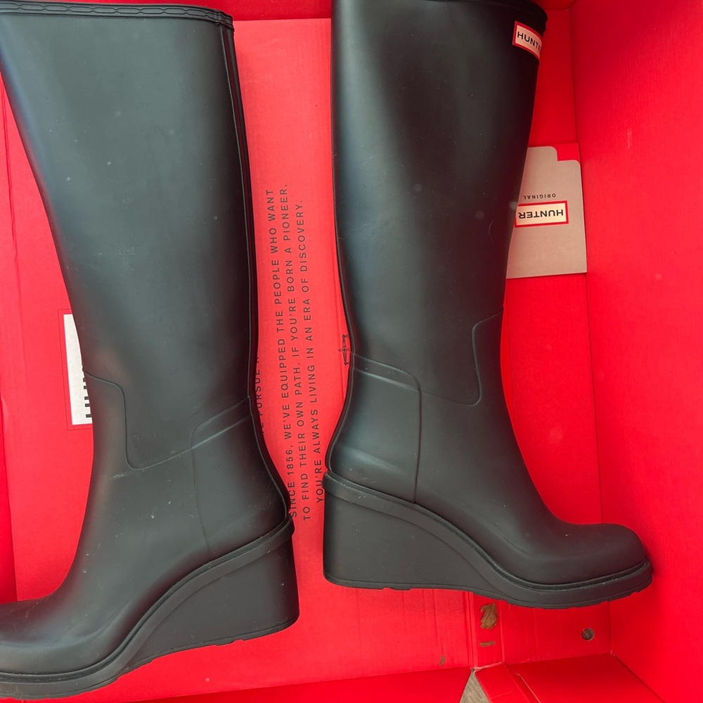 Hunter high heal rain boots (light weight) size 6